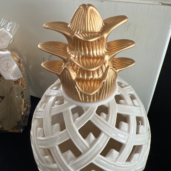 Lenox Vintage Pinapple with Potpourri - Picture 2 of 15